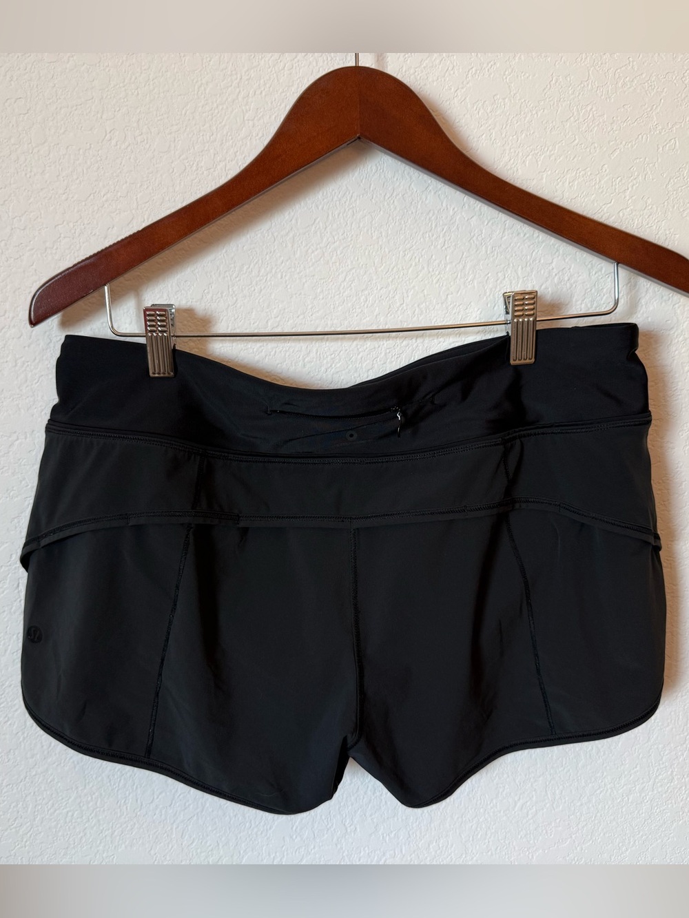 Women's Lululemon Speed Short 2.5" in black